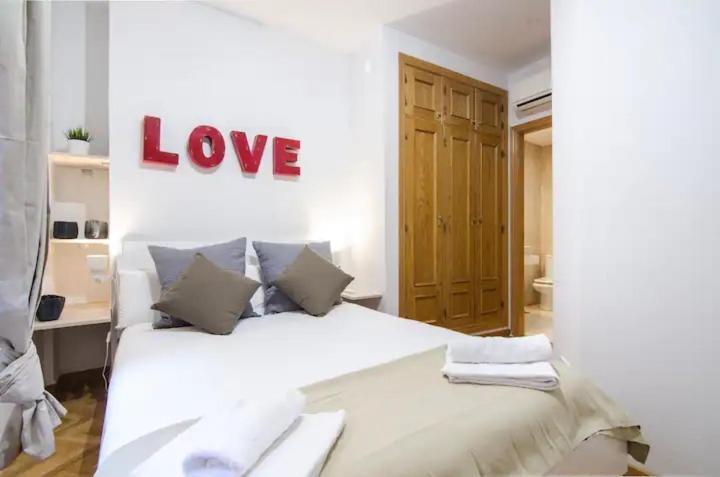 Bright & Spacious- City Center- 2Rooms-2Bathrooms Madrid Kültér fotó