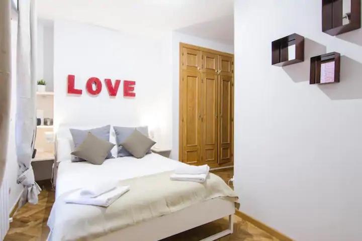 Bright & Spacious- City Center- 2Rooms-2Bathrooms Madrid Kültér fotó