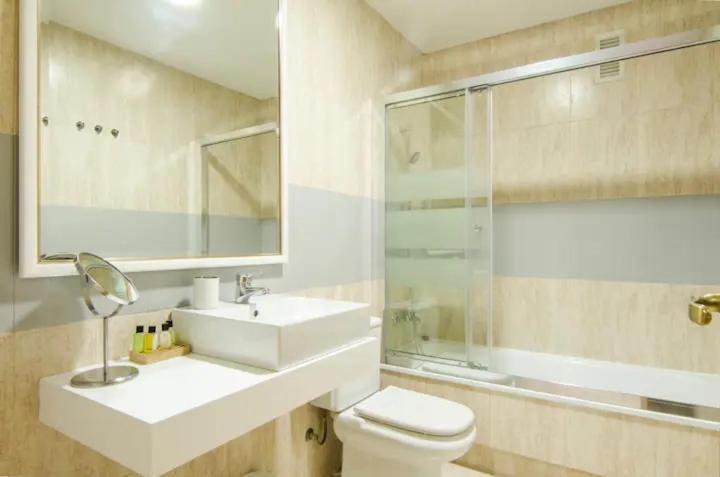 Bright & Spacious- City Center- 2Rooms-2Bathrooms Madrid Kültér fotó