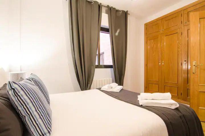 Bright & Spacious- City Center- 2Rooms-2Bathrooms Madrid Kültér fotó